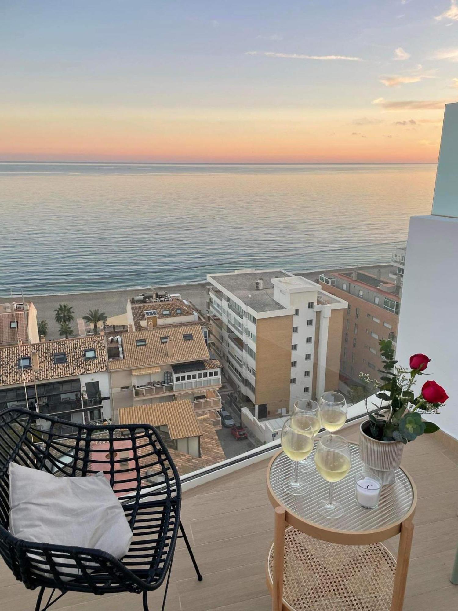 Apartamento Panoramic Seaview Penthouse The Wave Fuengirola Exterior foto